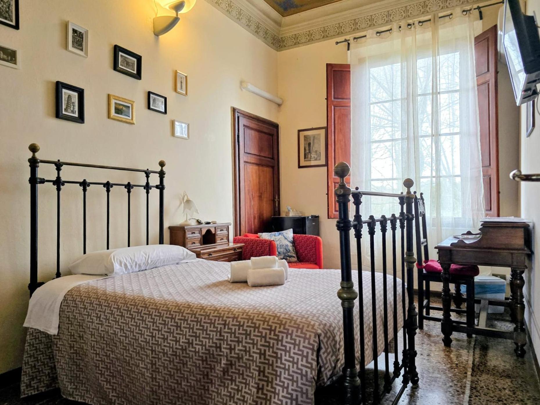 Camera Singola con Bagno in Comune